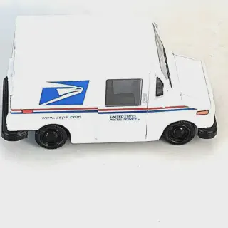 /img/46288-diecast-mail-truck-collection-display.webp