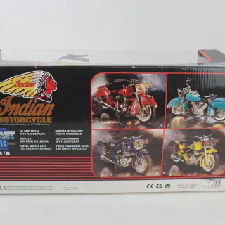 /img/46297-diecast-model-collection-display.webp