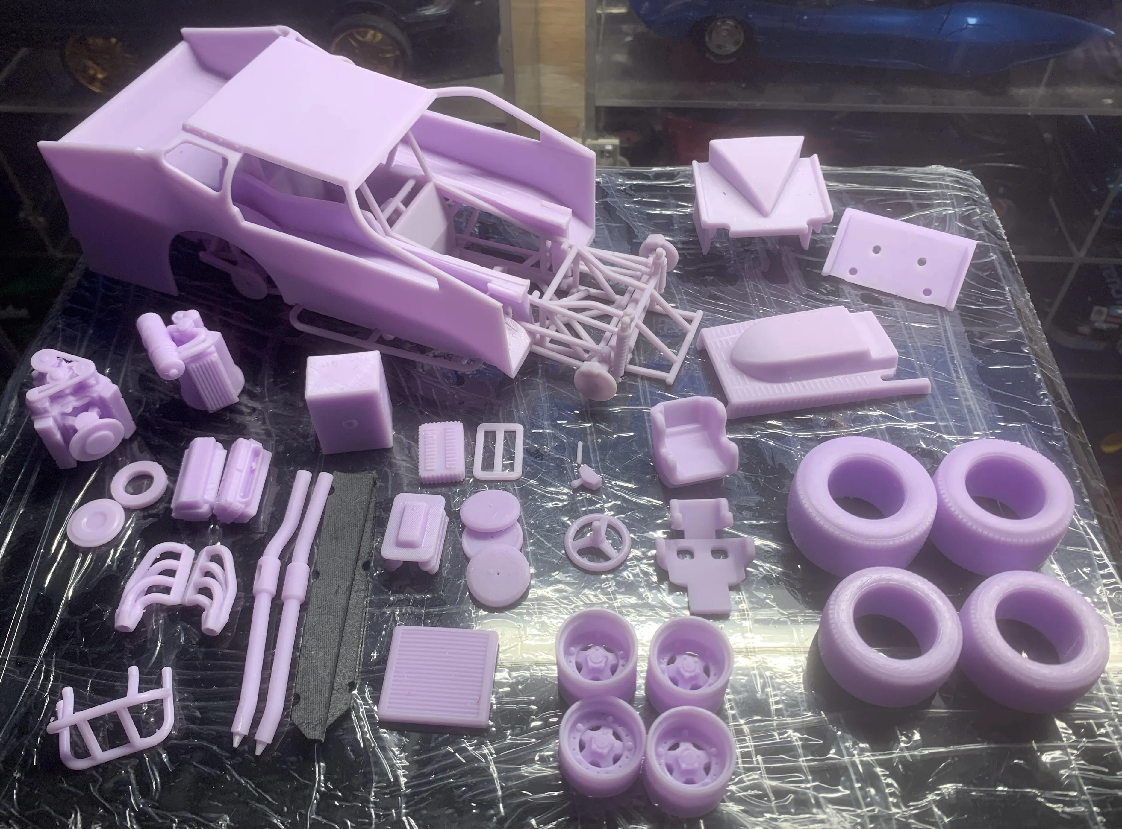 /img/46299-diecast-car-display.webp