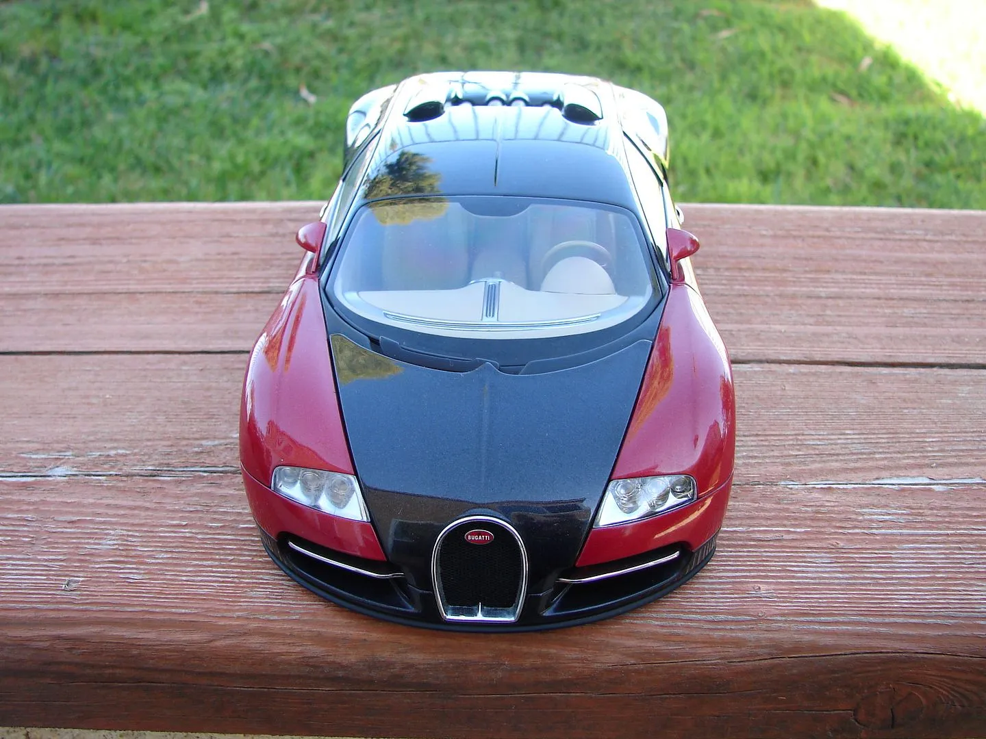 /img/46319-diecast-car-cleaning.webp
