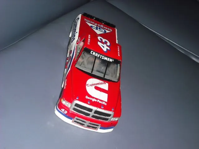 /img/46327-diecast-model-display-nz.webp