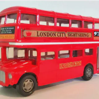 /img/46367-collecting-diecast-buses.webp