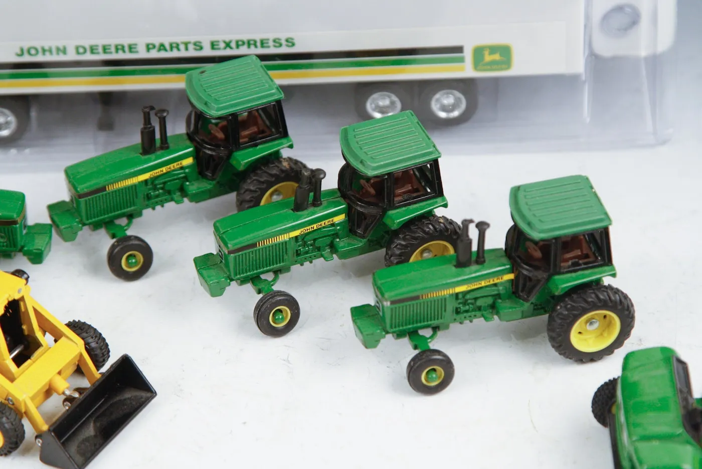 46369 john deere tractor diecast