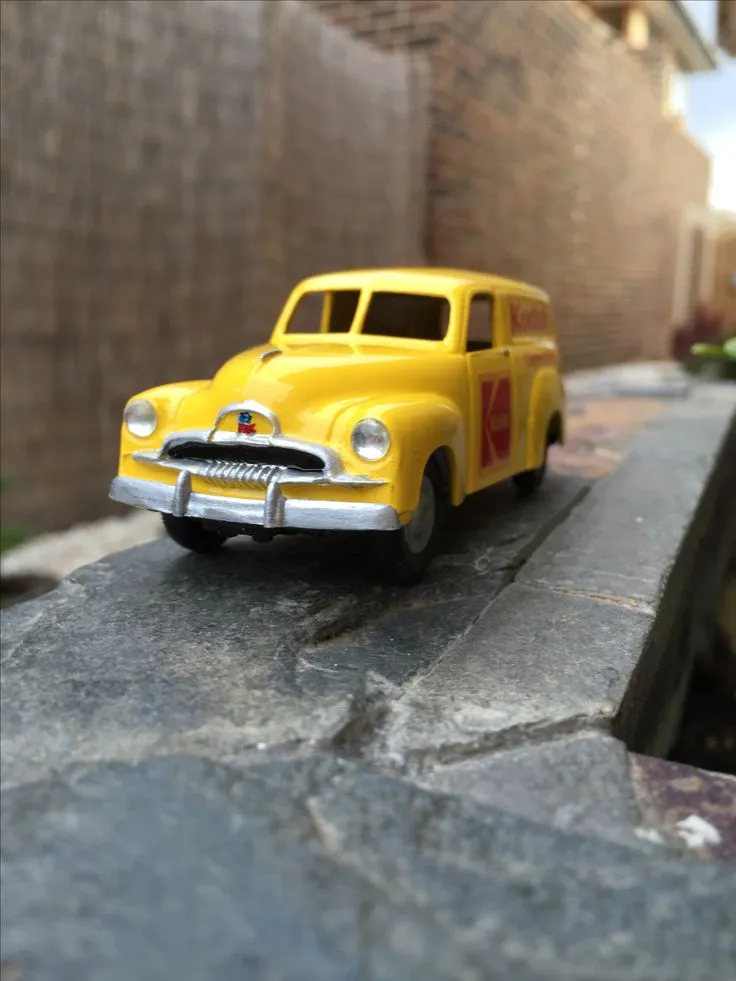 46382 bburago model car