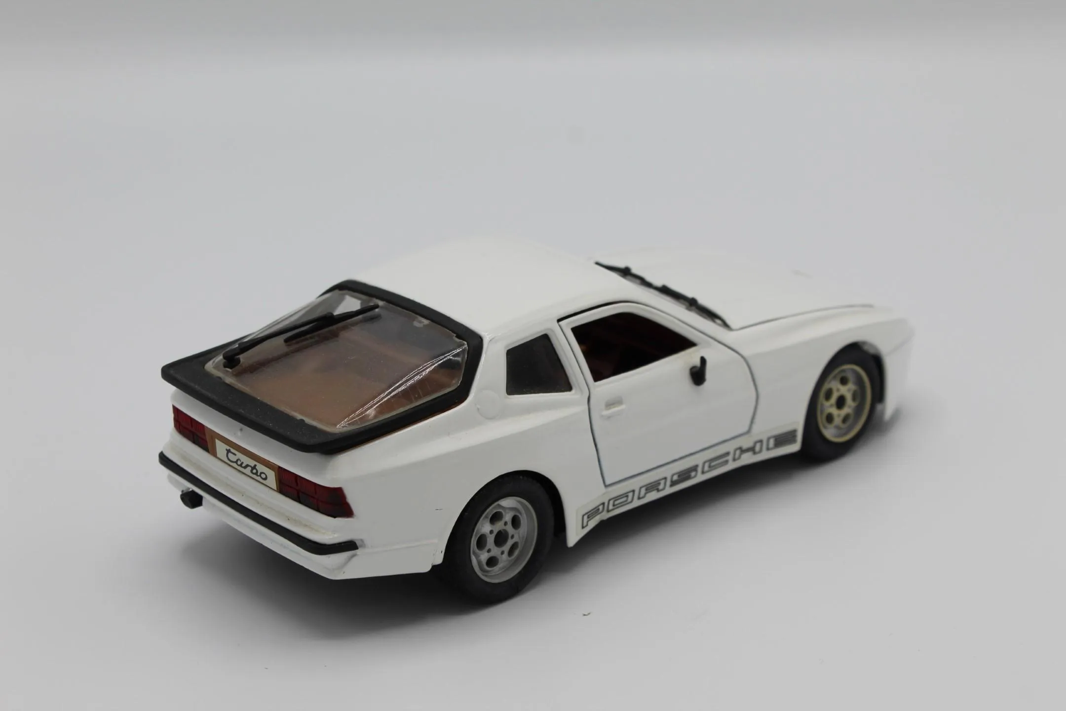 46389 porsche 944 turbo diecast collection display