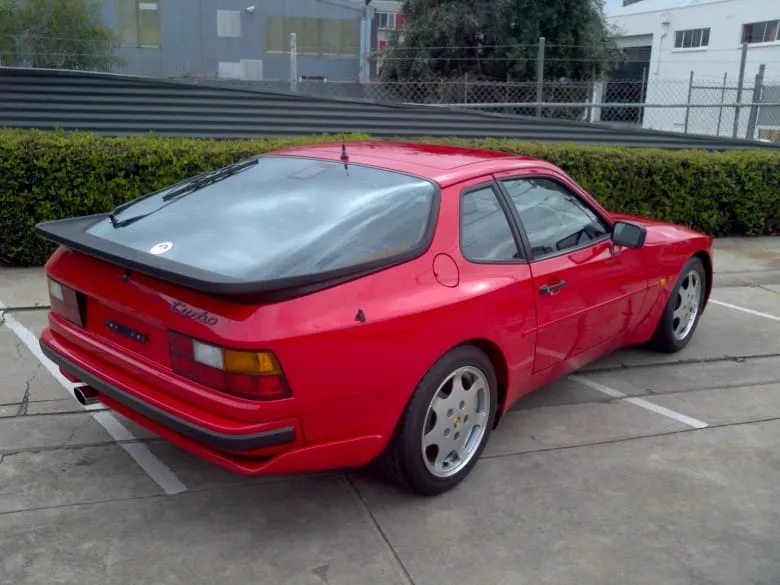 46389 porsche 944 turbo diecast detailed view