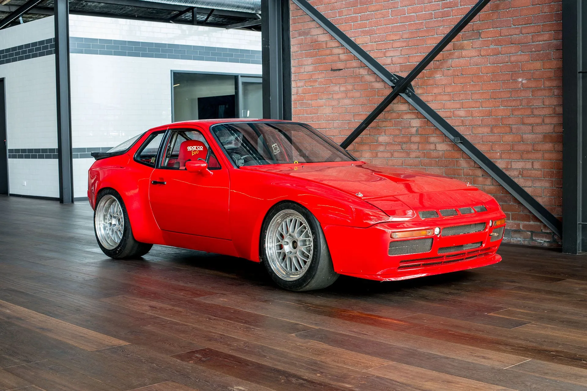 46389 porsche 944 turbo diecast manufacturer model