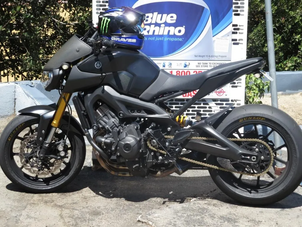 46404 fz09 diecast model 5