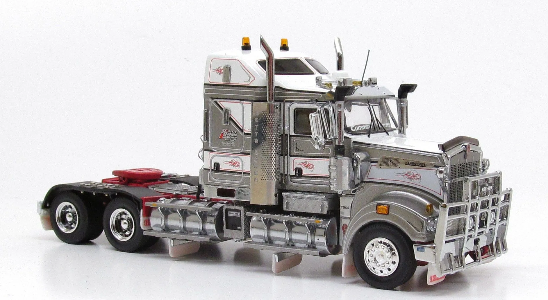 /img/46406-diecast-truck-details.webp