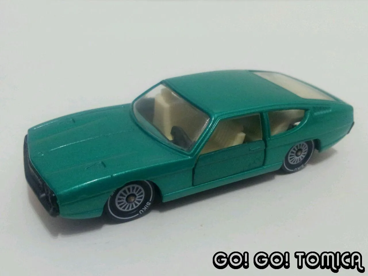 /img/46411-siku-diecast-display.webp