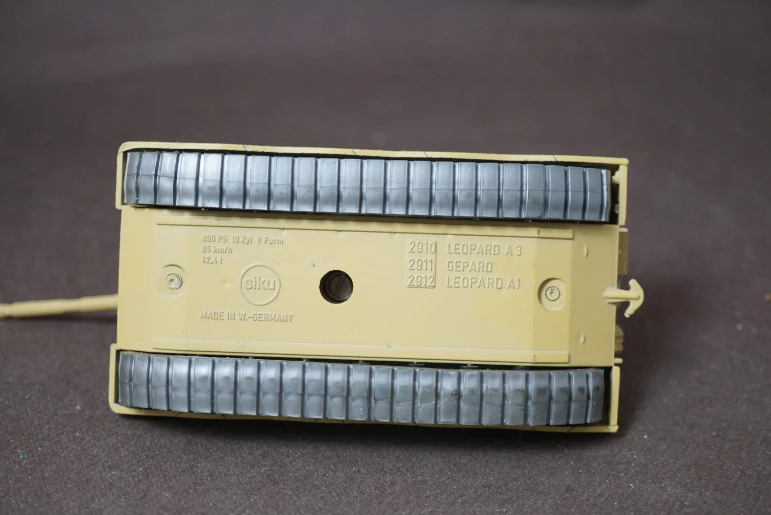 46411 siku diecast materials