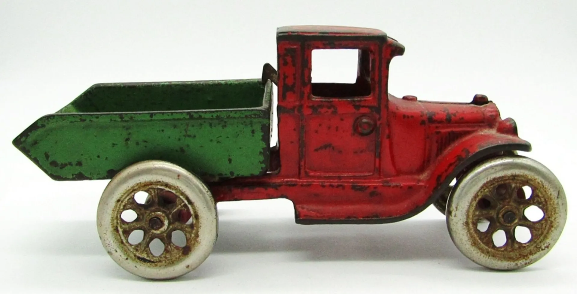 /img/46419-collectable-diecast-toys-community.webp