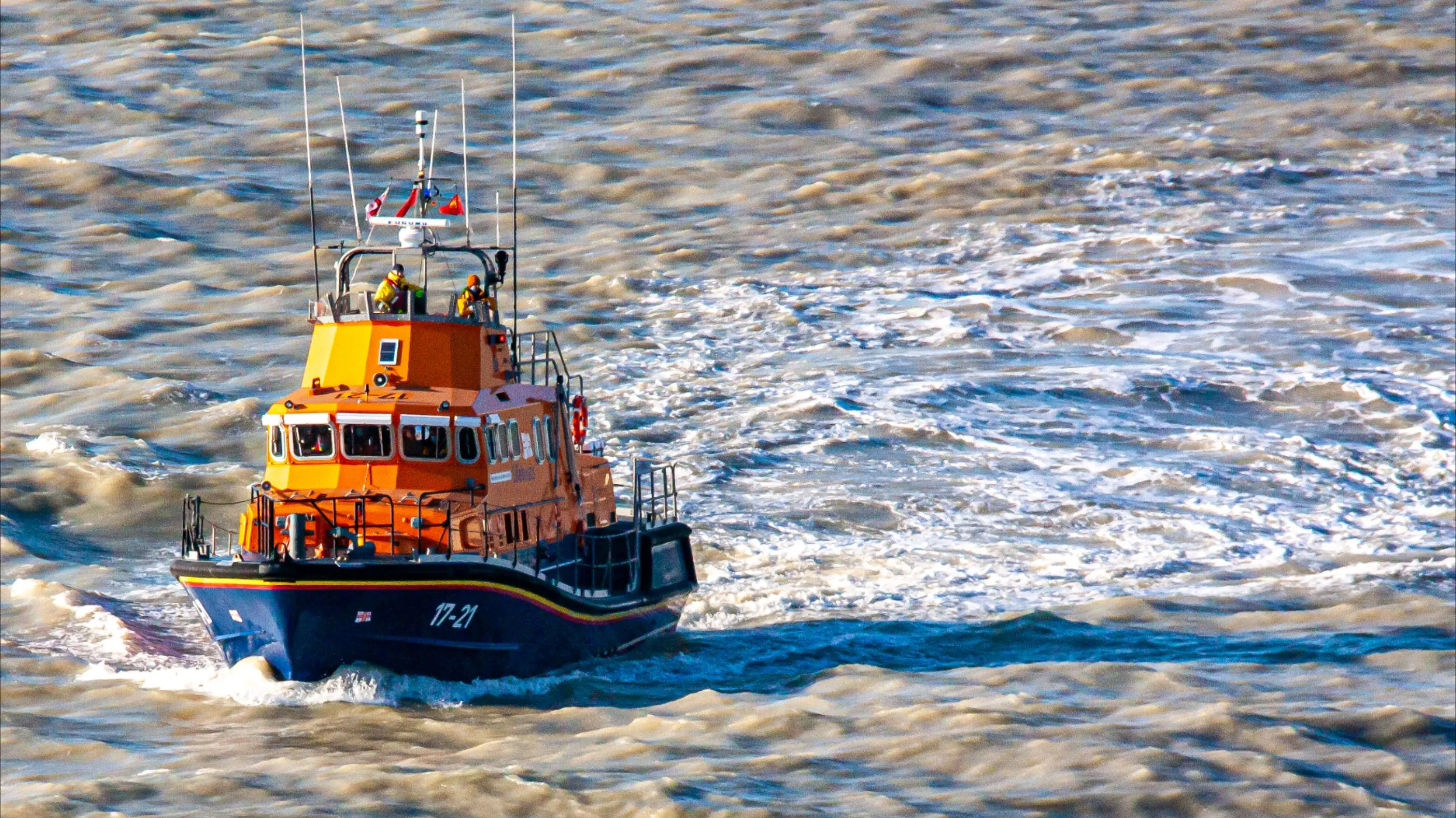 46469 rnli tamar class lifeboat