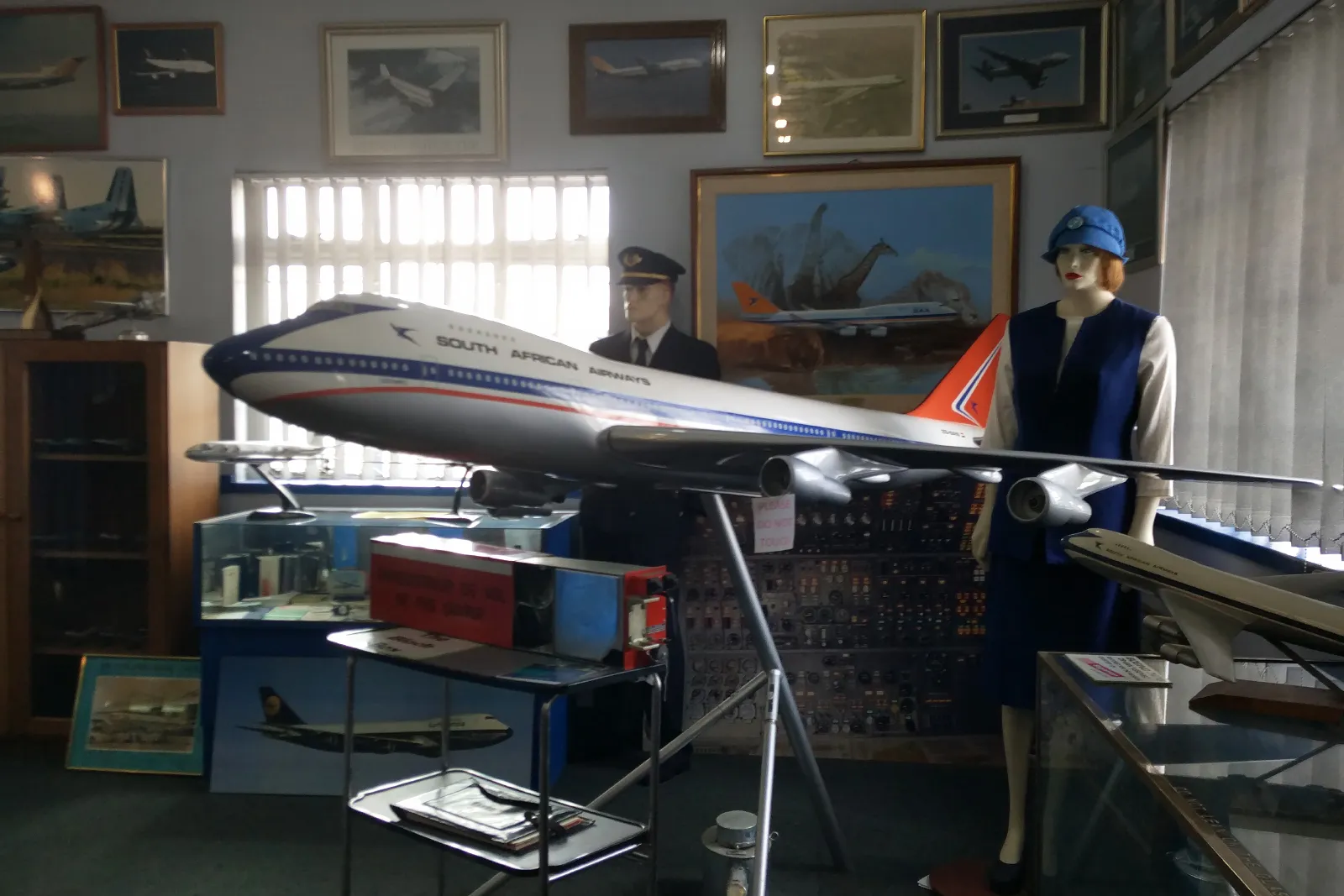 46493 diecast jet models f16