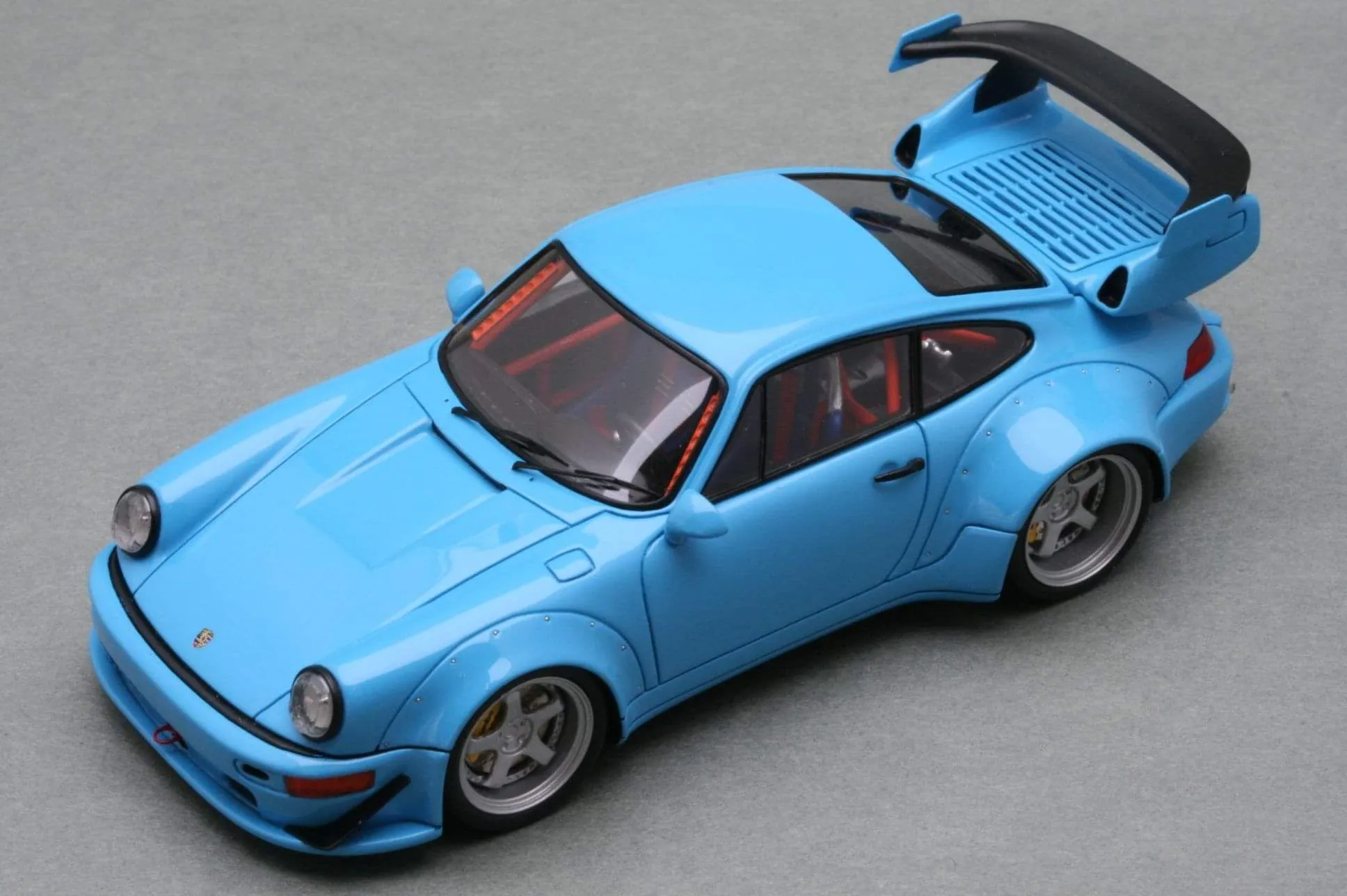 46494 roadrunner diecast