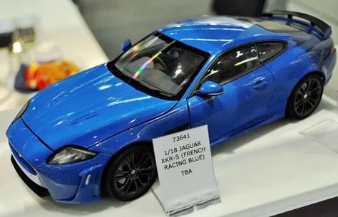 46498 black diecast model car scale