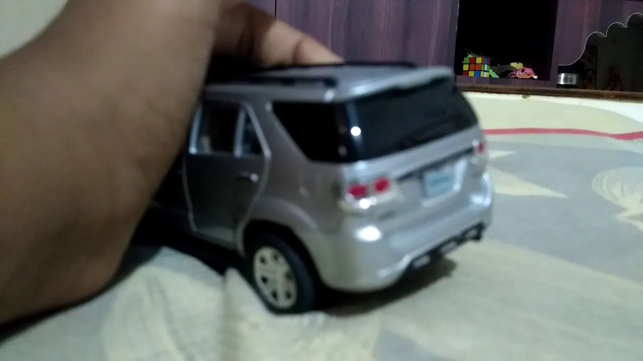46499 diecast toyota fortuner model 1