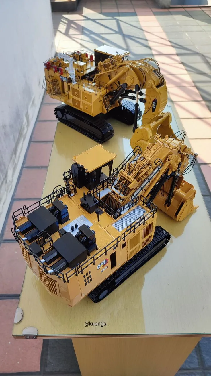 /img/46508-heavy-wrecker-diecast-investment.webp
