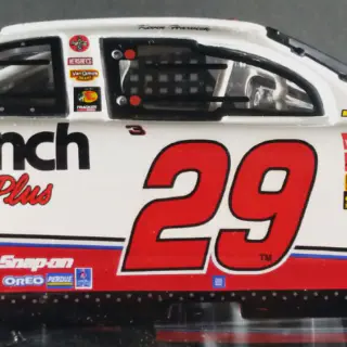 /img/46515-kyle-busch-diecast.webp