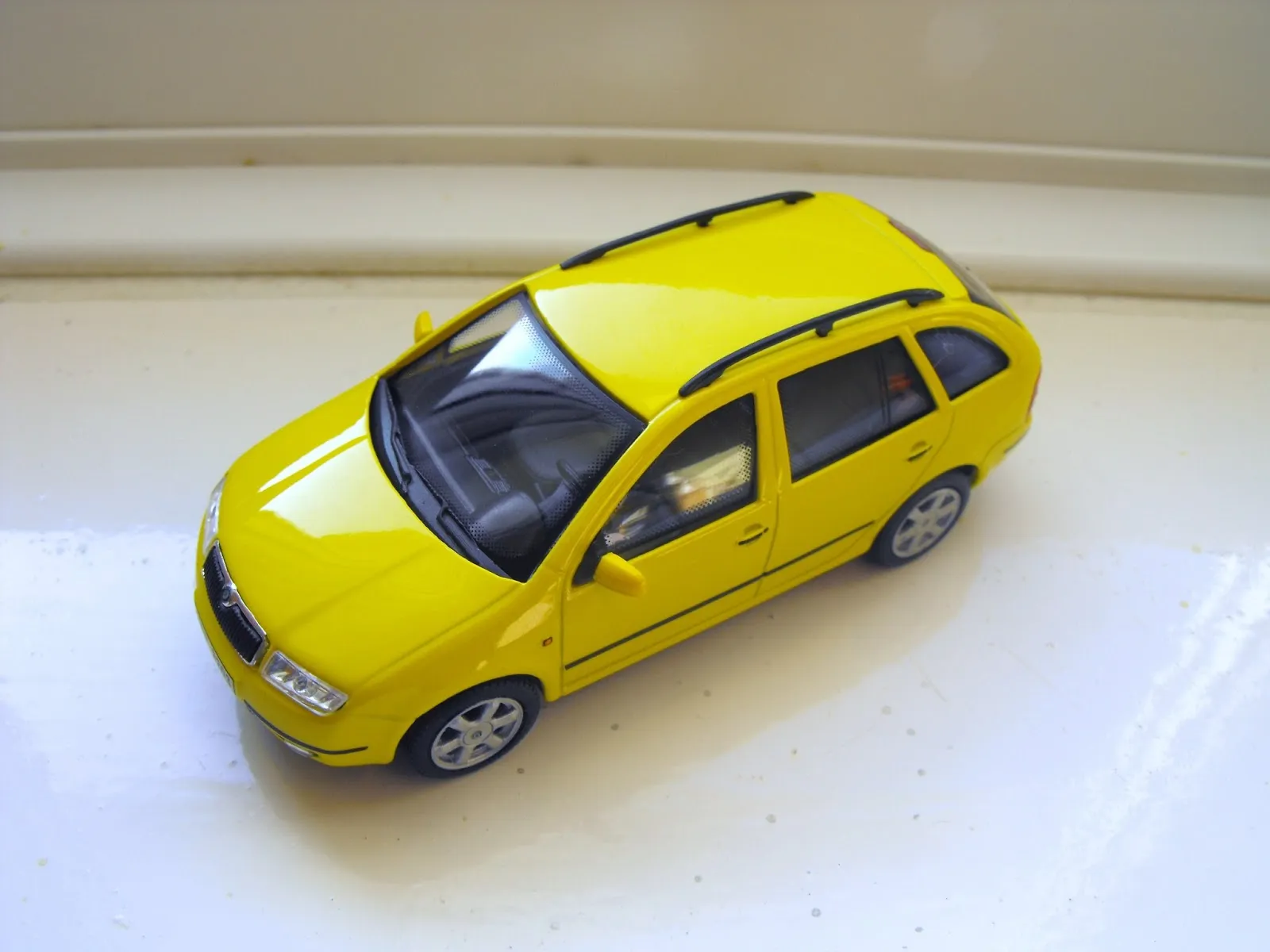 46517 skoda fabia diecast models main