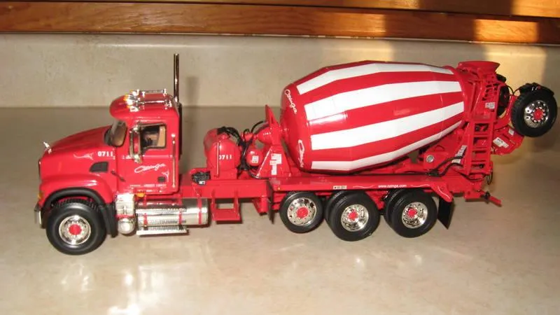 46522 talking mack diecast set 4