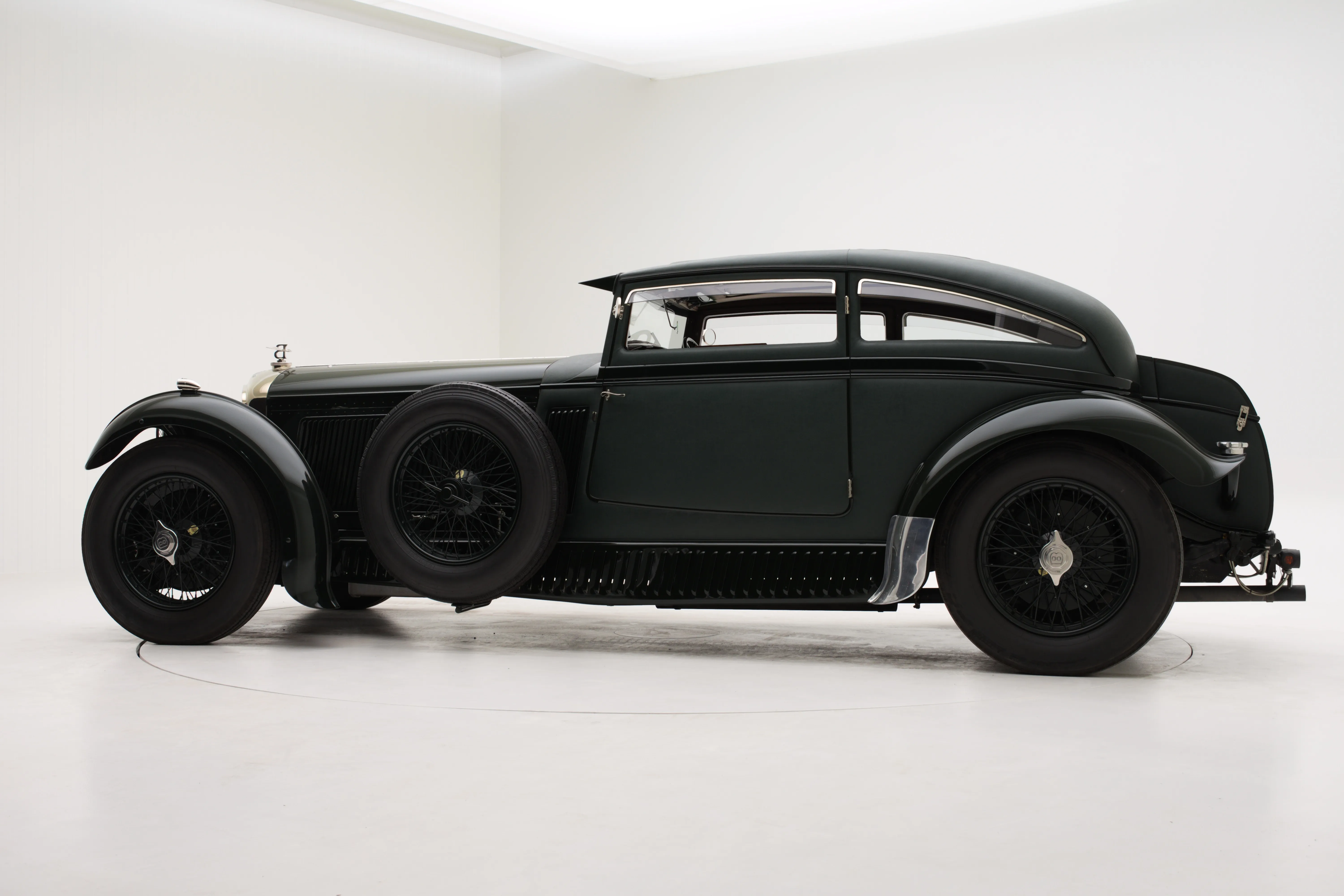 46580 bentley blue train diecast race